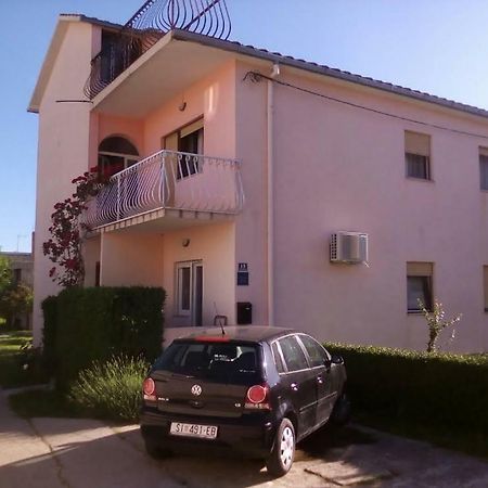 Apartmani Ledenko Kaštela Exteriör bild
