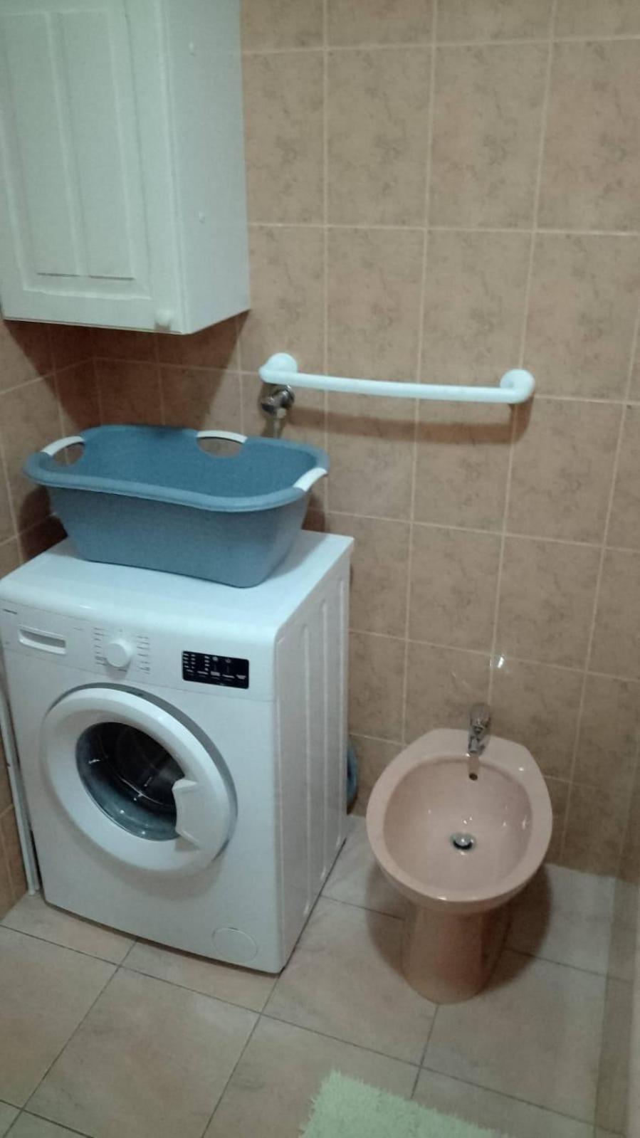 Apartmani Ledenko Kaštela Exteriör bild