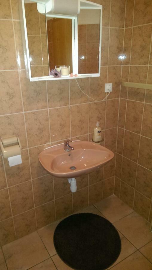 Apartmani Ledenko Kaštela Exteriör bild