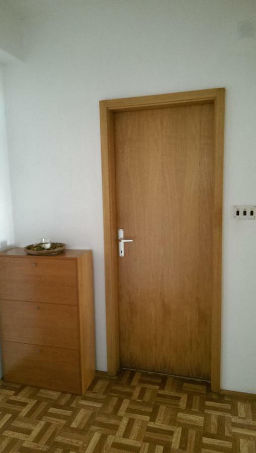 Apartmani Ledenko Kaštela Exteriör bild